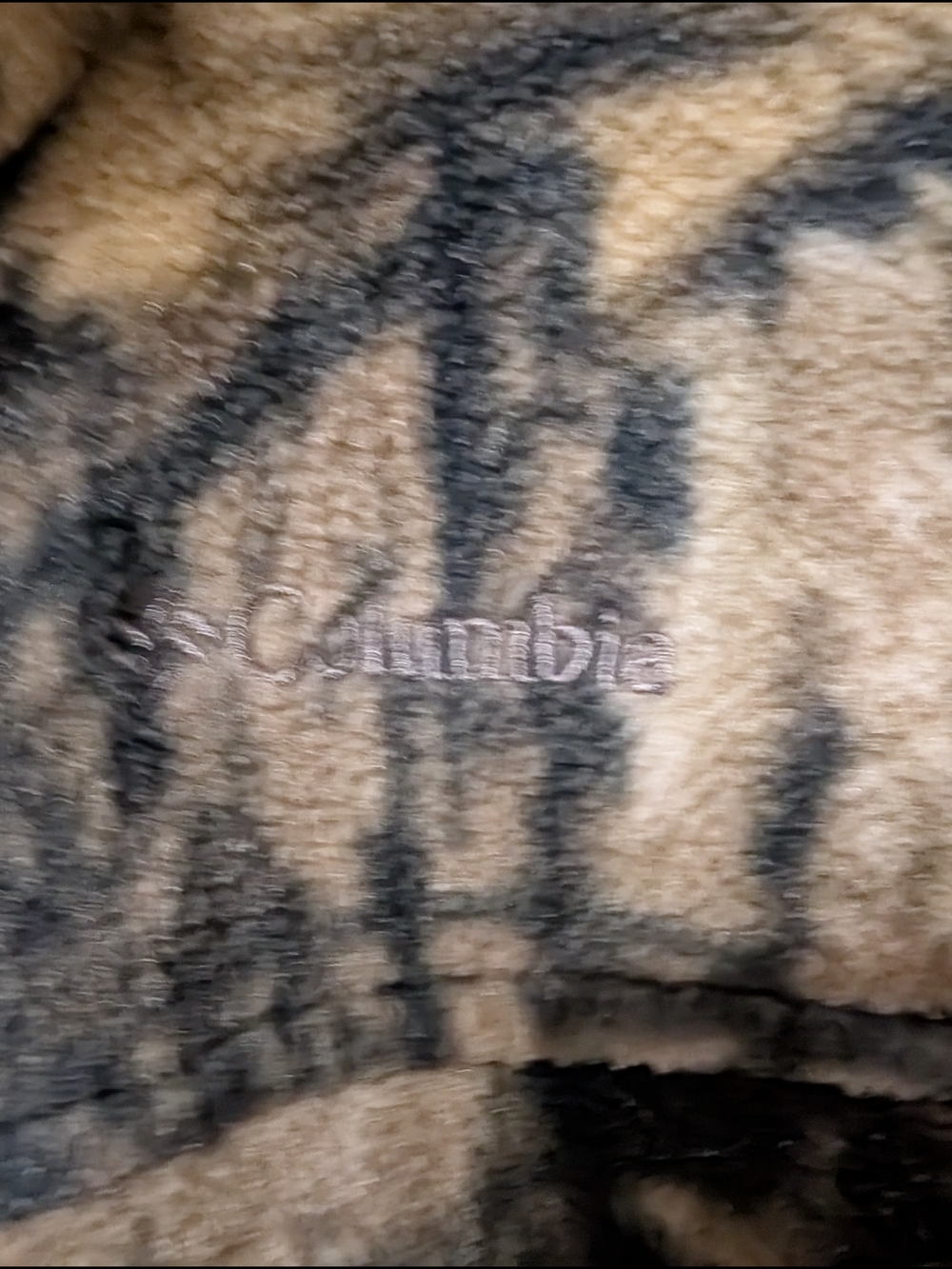 Columbia Kids Camo Fleece Jacket in Black and Tan - Picture 2 of 3